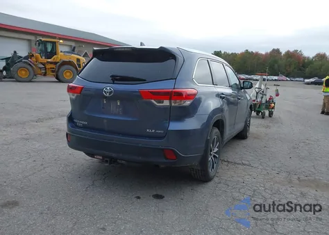 2019 Toyota Highlander Xle из США, поврежденный, VIN 5TDJZRFHXKS739145